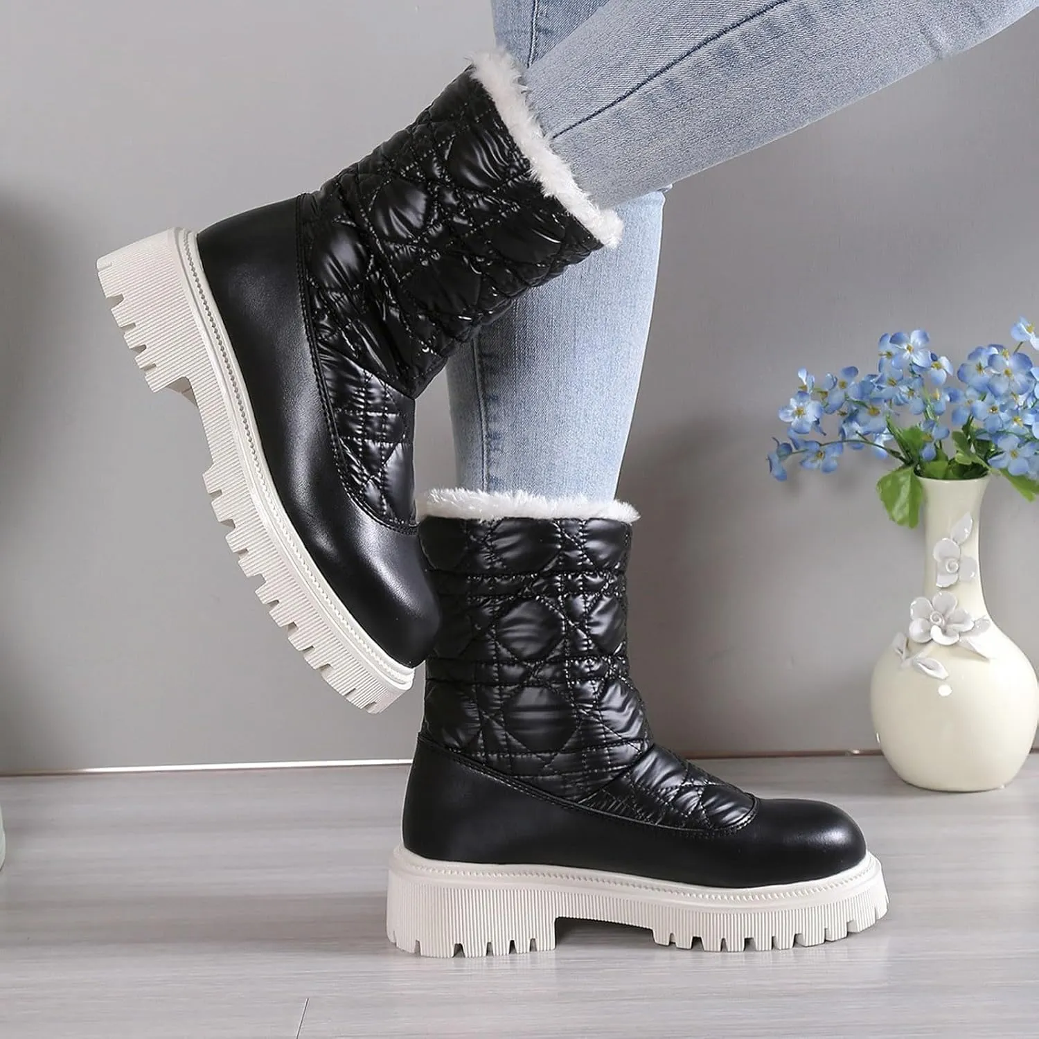Boots for Women Fur Lined Warm Comfortable Plush Snow Boots Lug Sole Platform Trendy Winter Outdoor Shoes