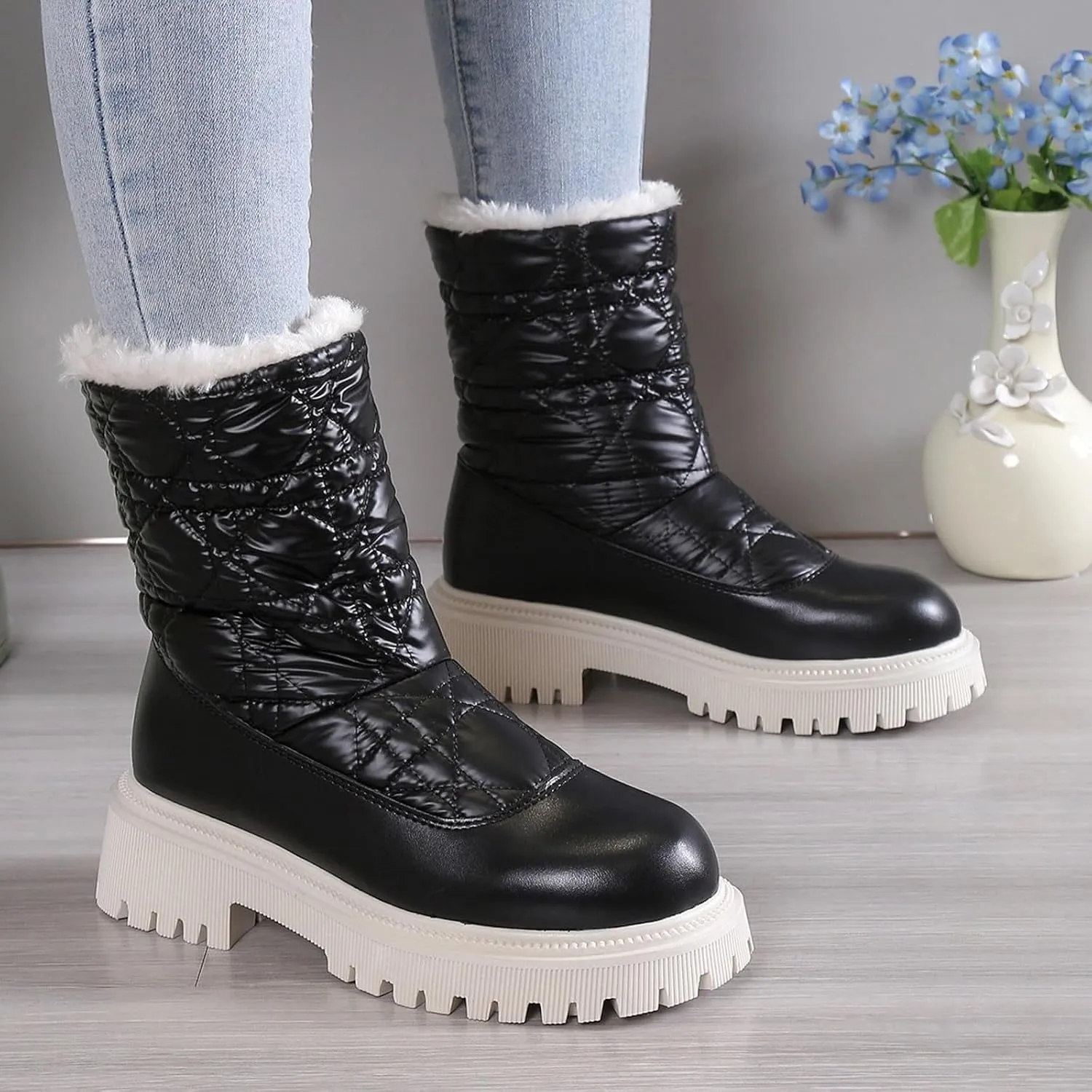 Boots for Women Fur Lined Warm Comfortable Plush Snow Boots Lug Sole Platform Trendy Winter Outdoor Shoes