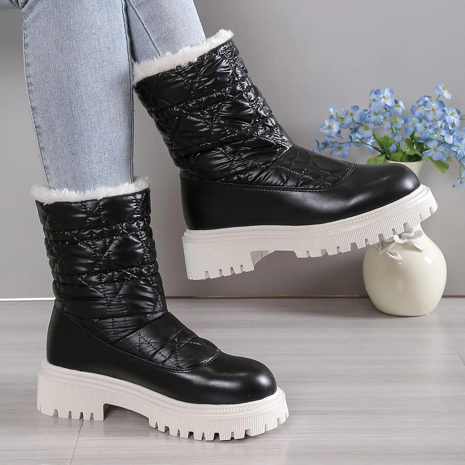 Boots for Women Fur Lined Warm Comfortable Plush Snow Boots Lug Sole Platform Trendy Winter Outdoor Shoes