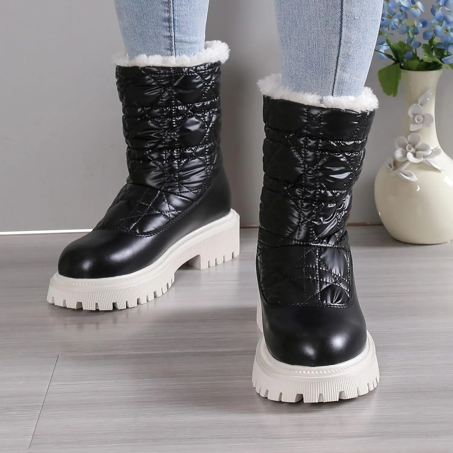 Boots for Women Fur Lined Warm Comfortable Plush Snow Boots Lug Sole Platform Trendy Winter Outdoor Shoes
