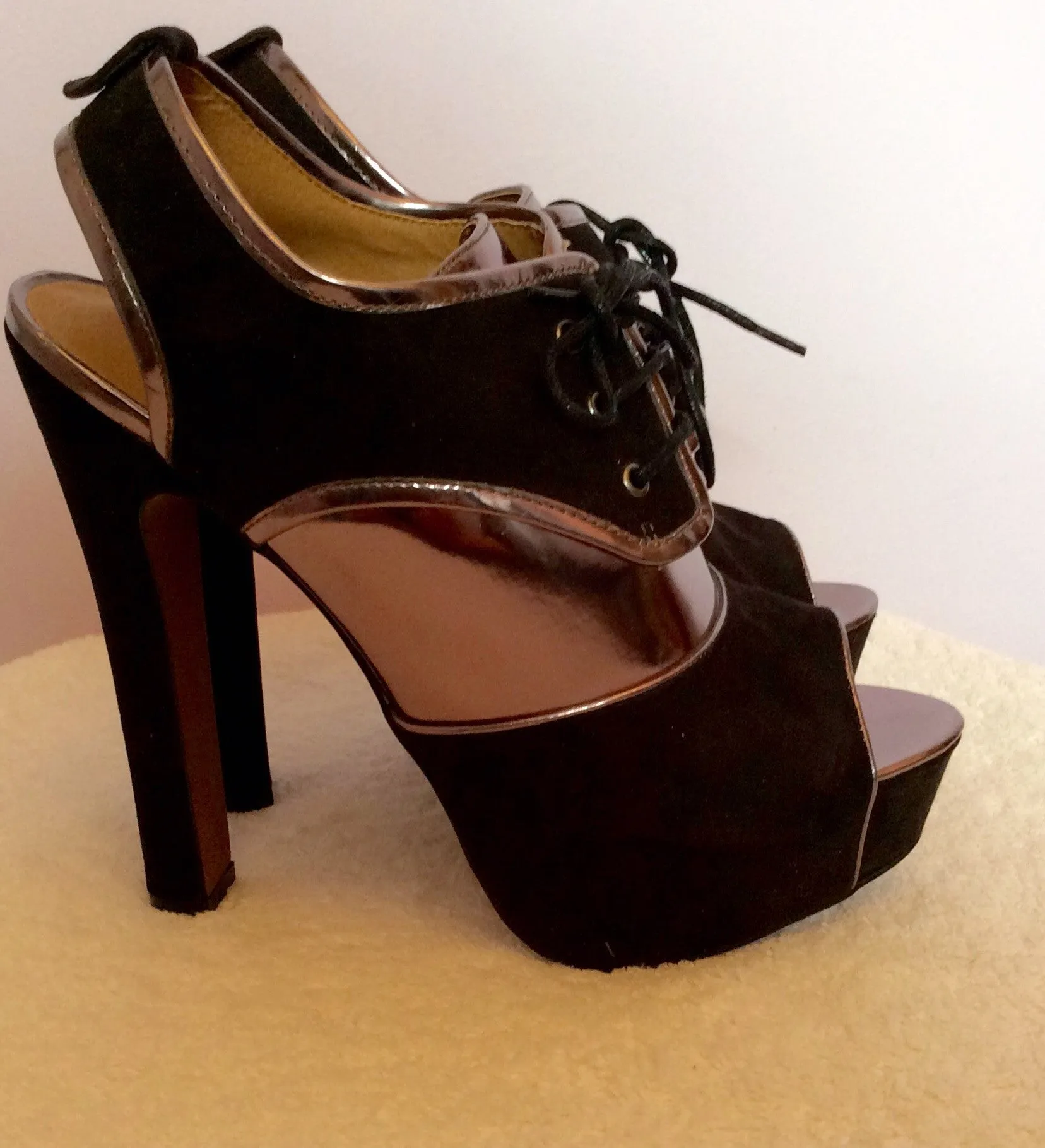 Brand New Kurt Geiger Black & Pewter Peeptoe Heels Size 7/41