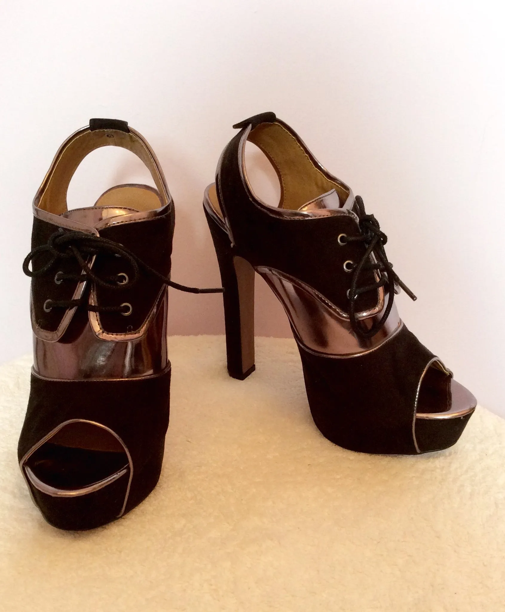 Brand New Kurt Geiger Black & Pewter Peeptoe Heels Size 7/41