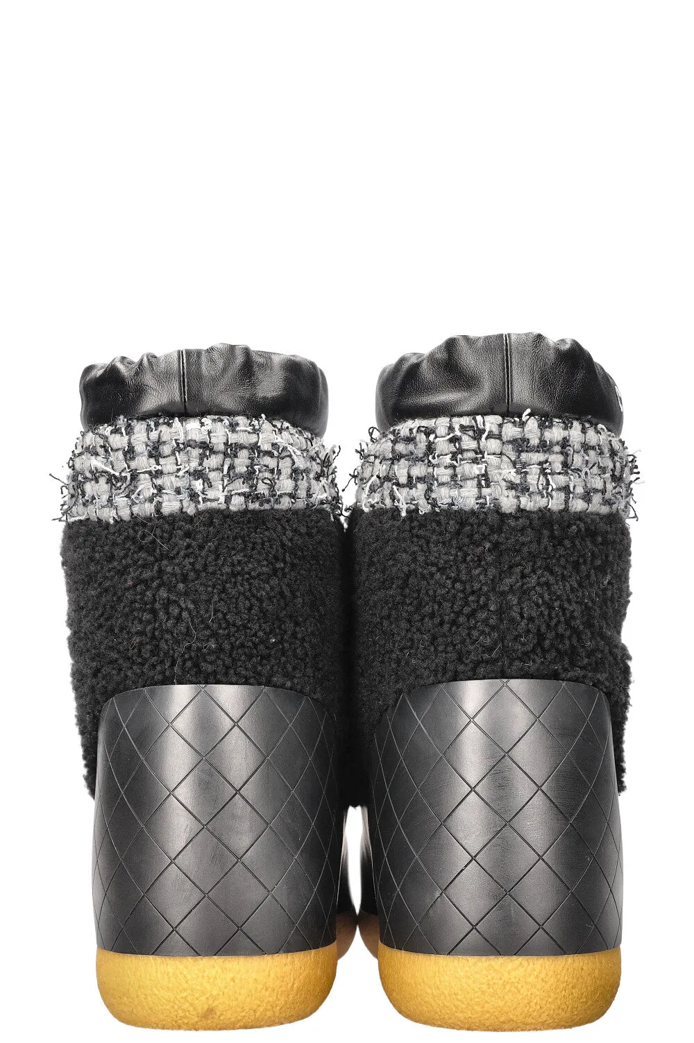 CHANEL Snow Boots Shearling FW23/24