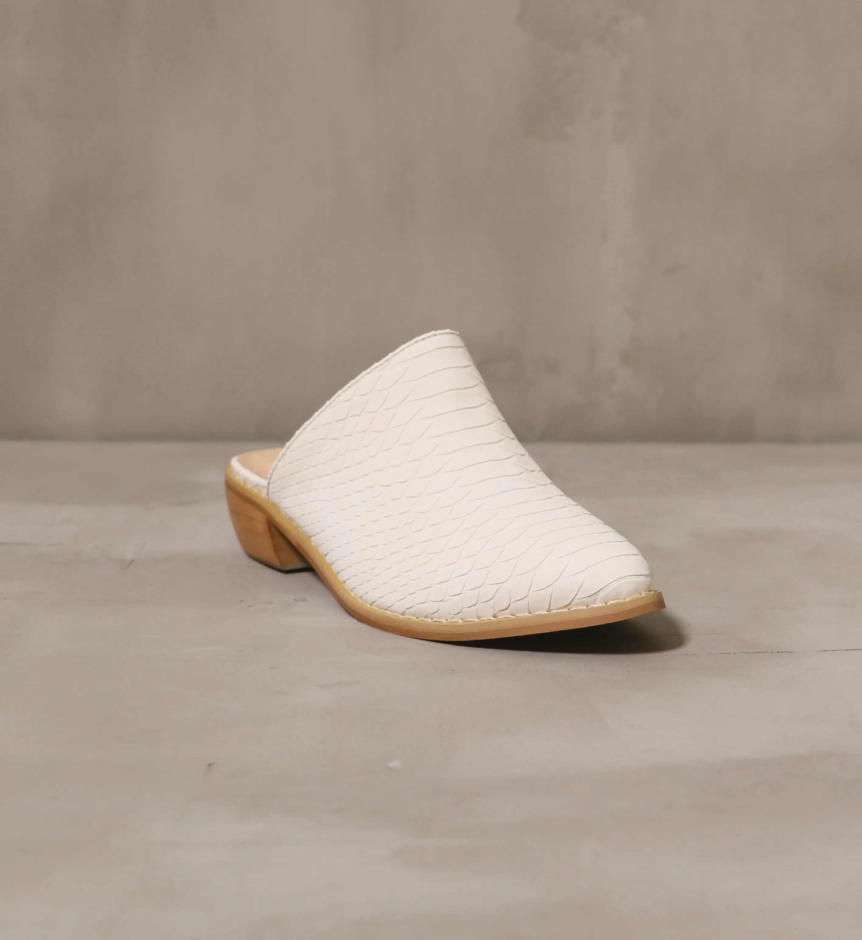 CREAM OF THE CROC MULE