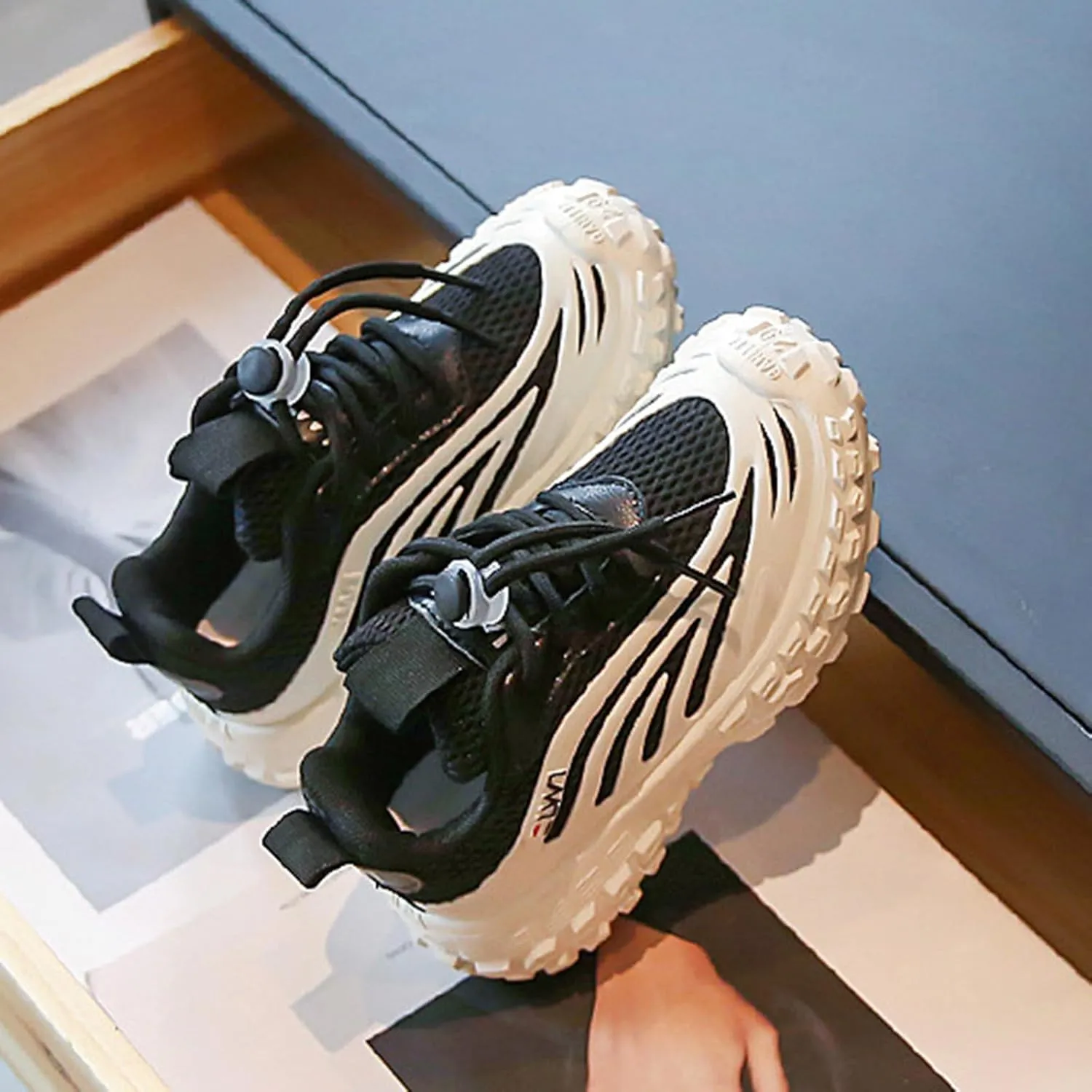 Fashion All Season Children Boys Girls Sports Shoes Luminous Shoes Flat Thick Bottom Lightweight Non Little Boy Sneakers