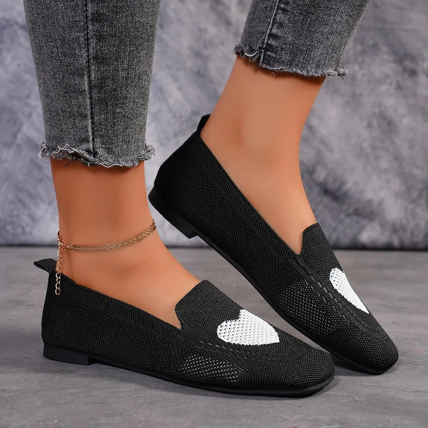 Ladies Casual Solid Color Love Mesh Breathable Fly Weave Shallow Mouth Flat Shoes Single Shoes Soybean Shoes Casual Shoes Arches Sandals