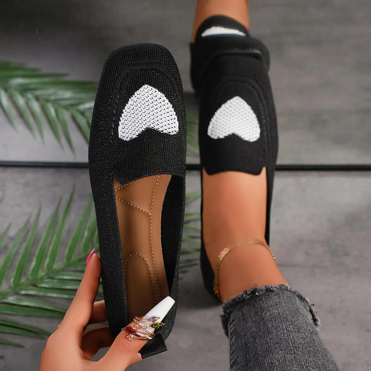 Ladies Casual Solid Color Love Mesh Breathable Fly Weave Shallow Mouth Flat Shoes Single Shoes Soybean Shoes Casual Shoes Arches Sandals