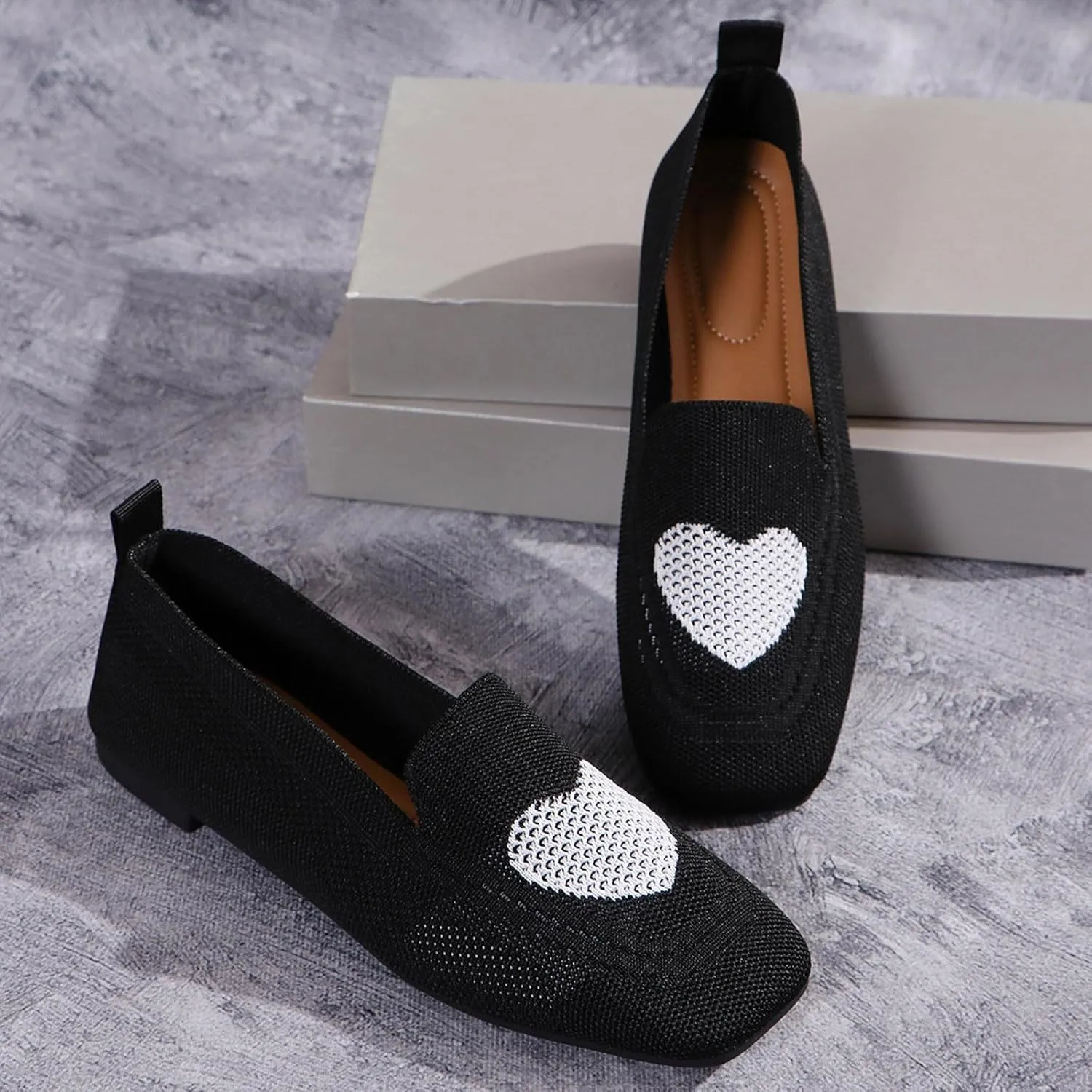 Ladies Casual Solid Color Love Mesh Breathable Fly Weave Shallow Mouth Flat Shoes Single Shoes Soybean Shoes Casual Shoes Arches Sandals