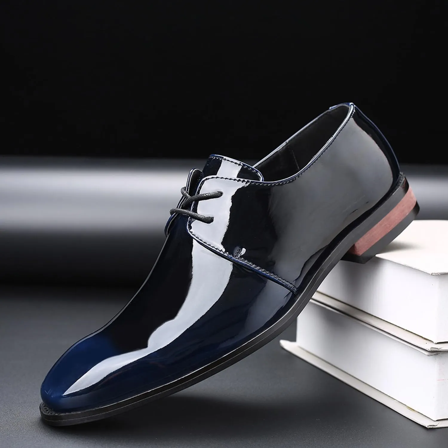 Mens Fashion Patent Leather Shoes Lace Up Formal Business Derby Shoes Wingtip Shiny Flat Formal Dress Shoes
