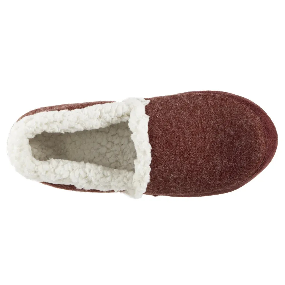 New with tags! Isotoner Women’s Microsuede Marisol Closed Back Slippers in Chilli Pepper! Sz XL 9.5-10.5