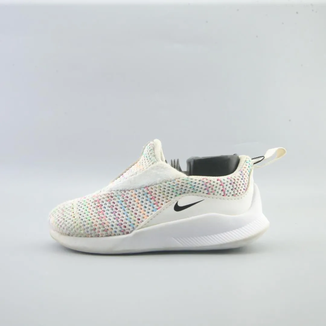 NIKE  VIALE SPACE DYE