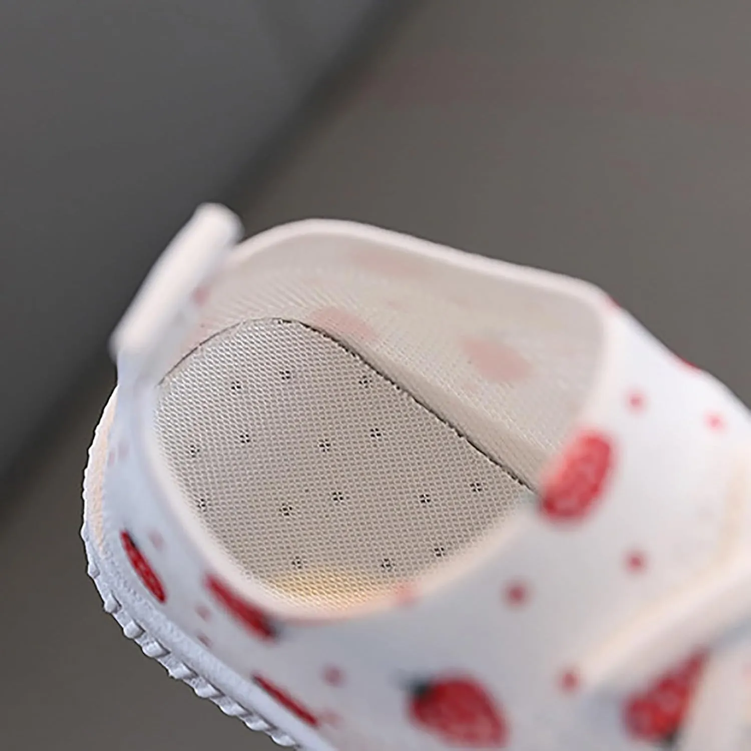 Non Slip Sneakers for Boys and Girls Girls Shoes Comfortable Soft Sole Casual Sports Shoes Fashionable Outdoor Sports