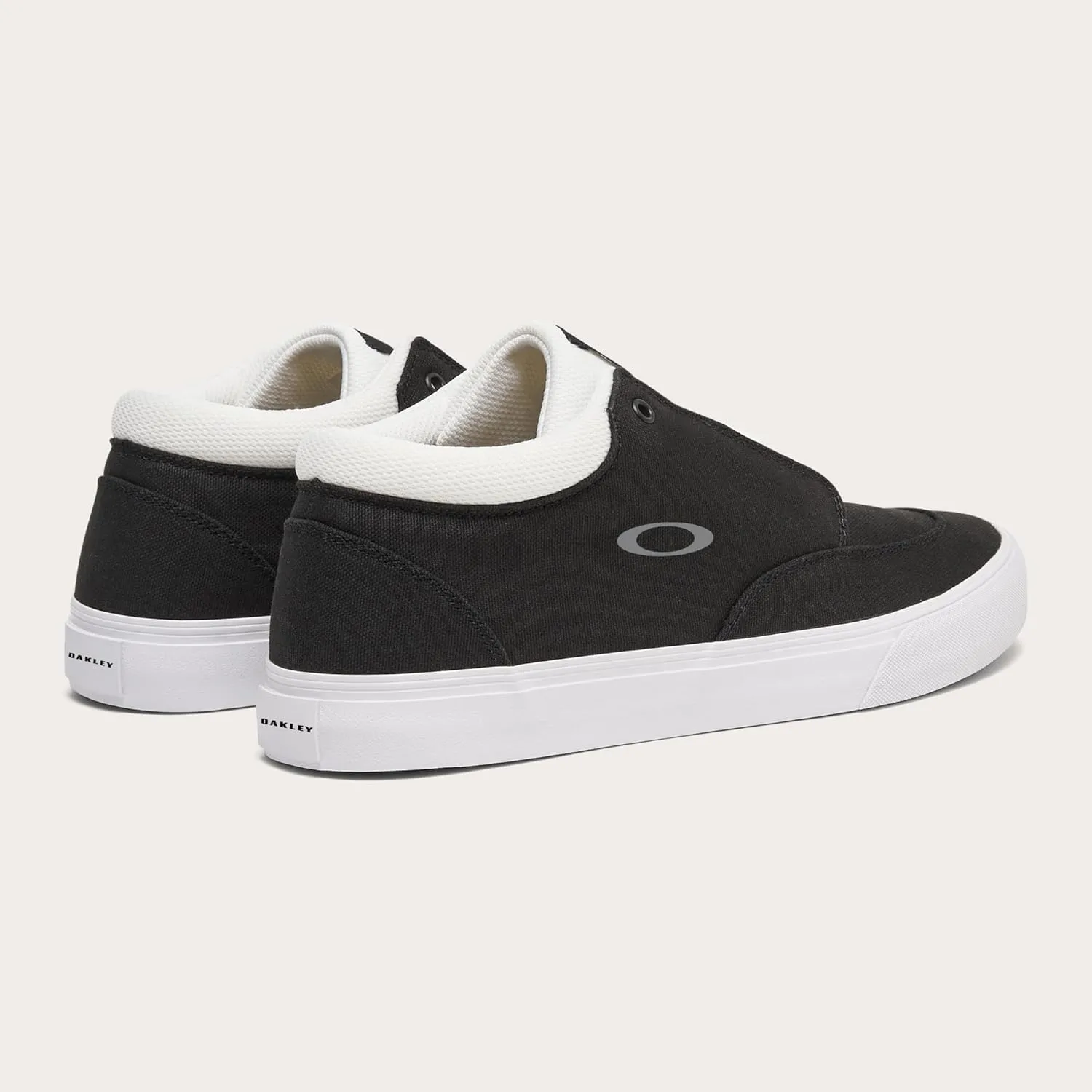 Oakley Men's Banks Low Canvas Sneaker