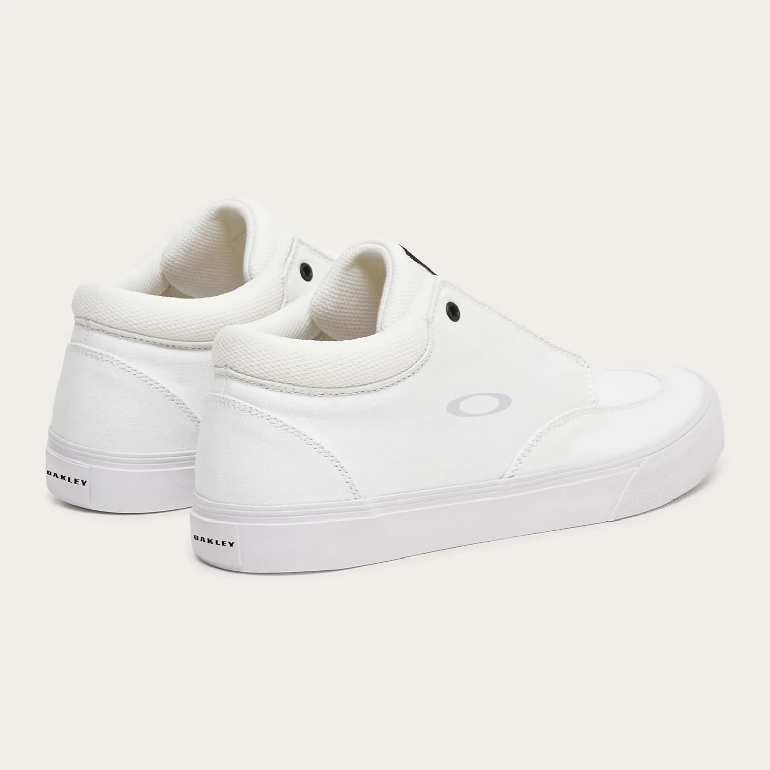 Oakley Men's Banks Low Canvas Sneaker