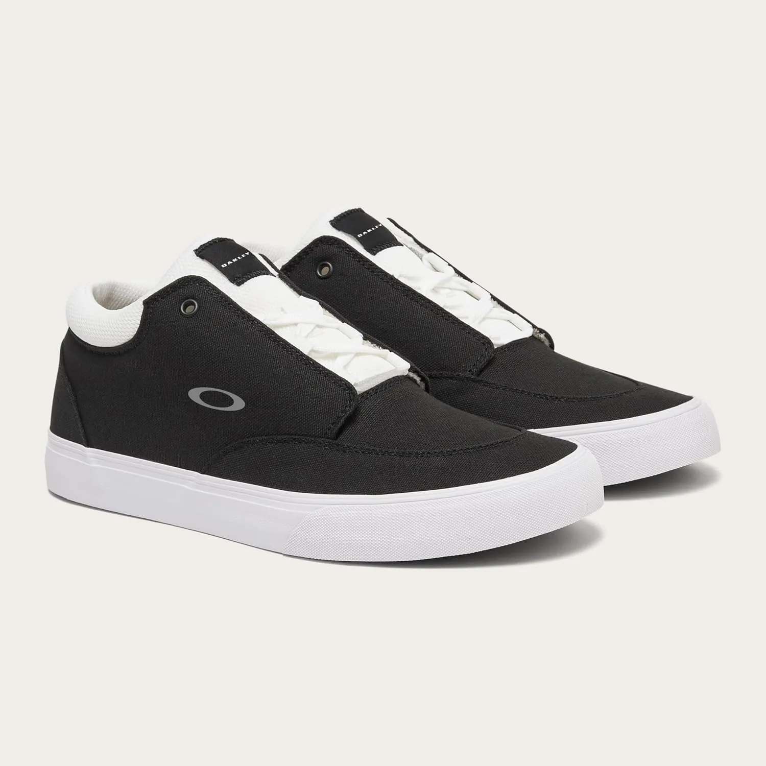 Oakley Men's Banks Low Canvas Sneaker