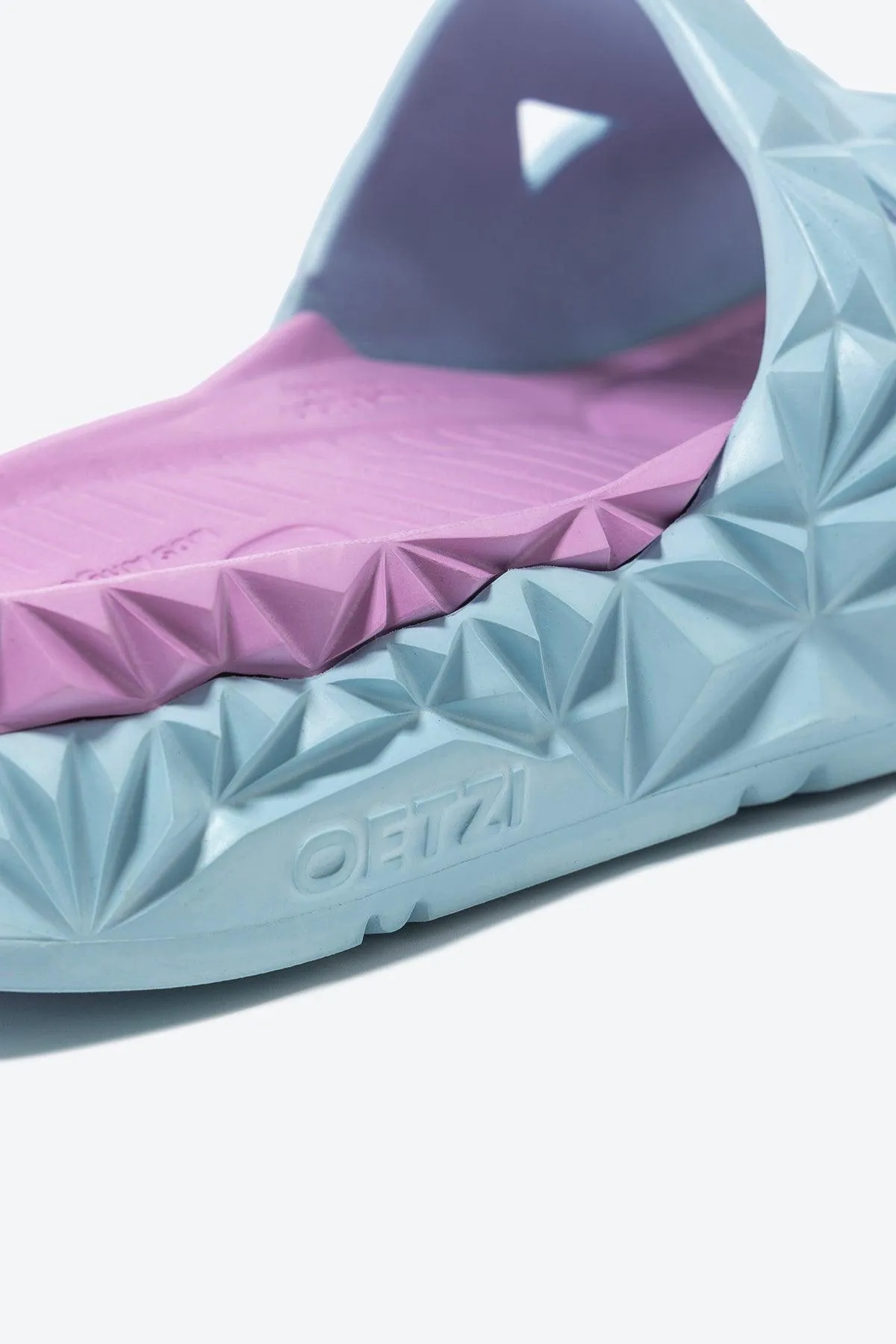 OETZI Icelippers - Blue Rose Red