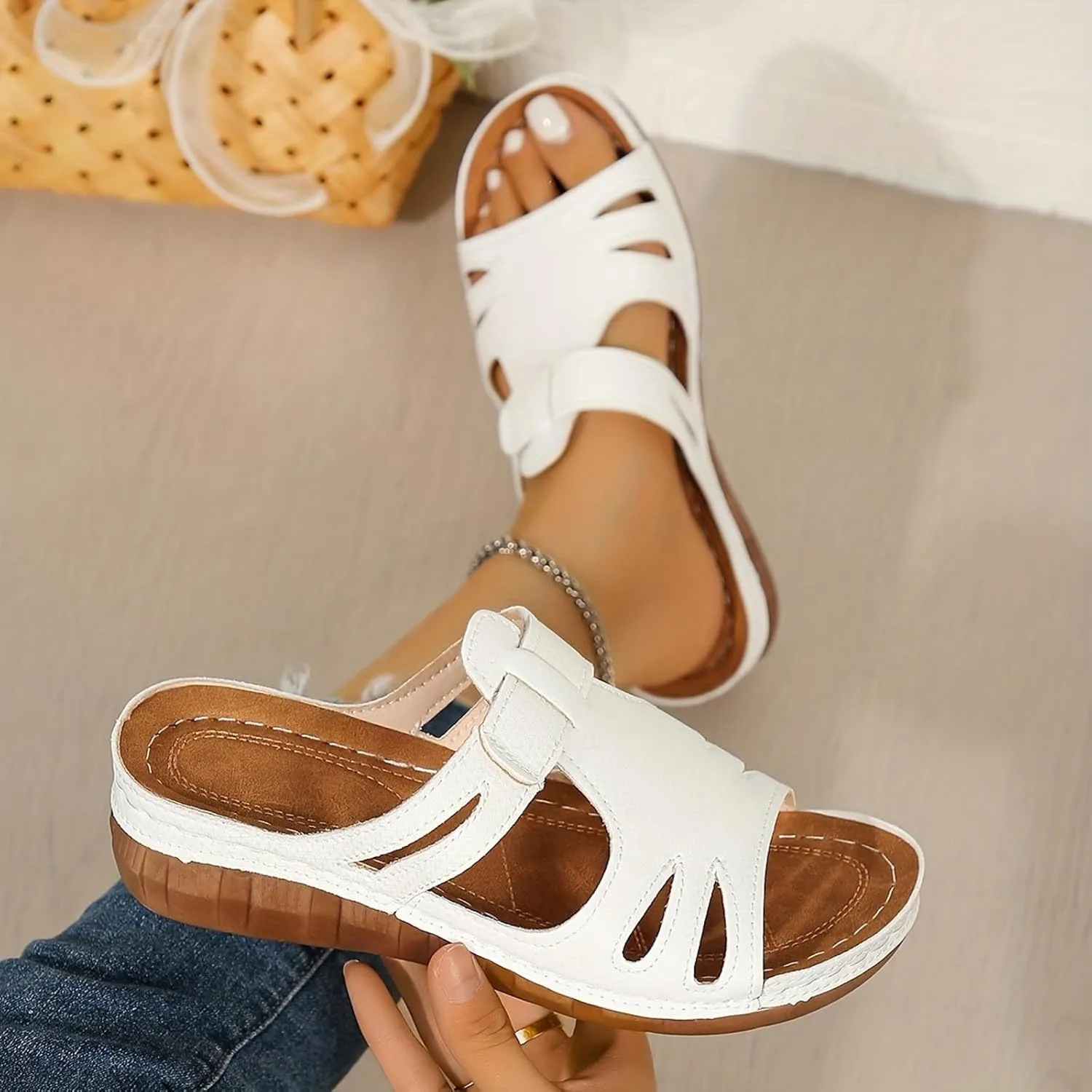 Orthopedic Sandals with Arch Support Slippers for Women 2025 Summer Open Toe Stylish Comfortable Flower Sandals Stylish Lightweight Slide On Platform Heels Beach Shoes