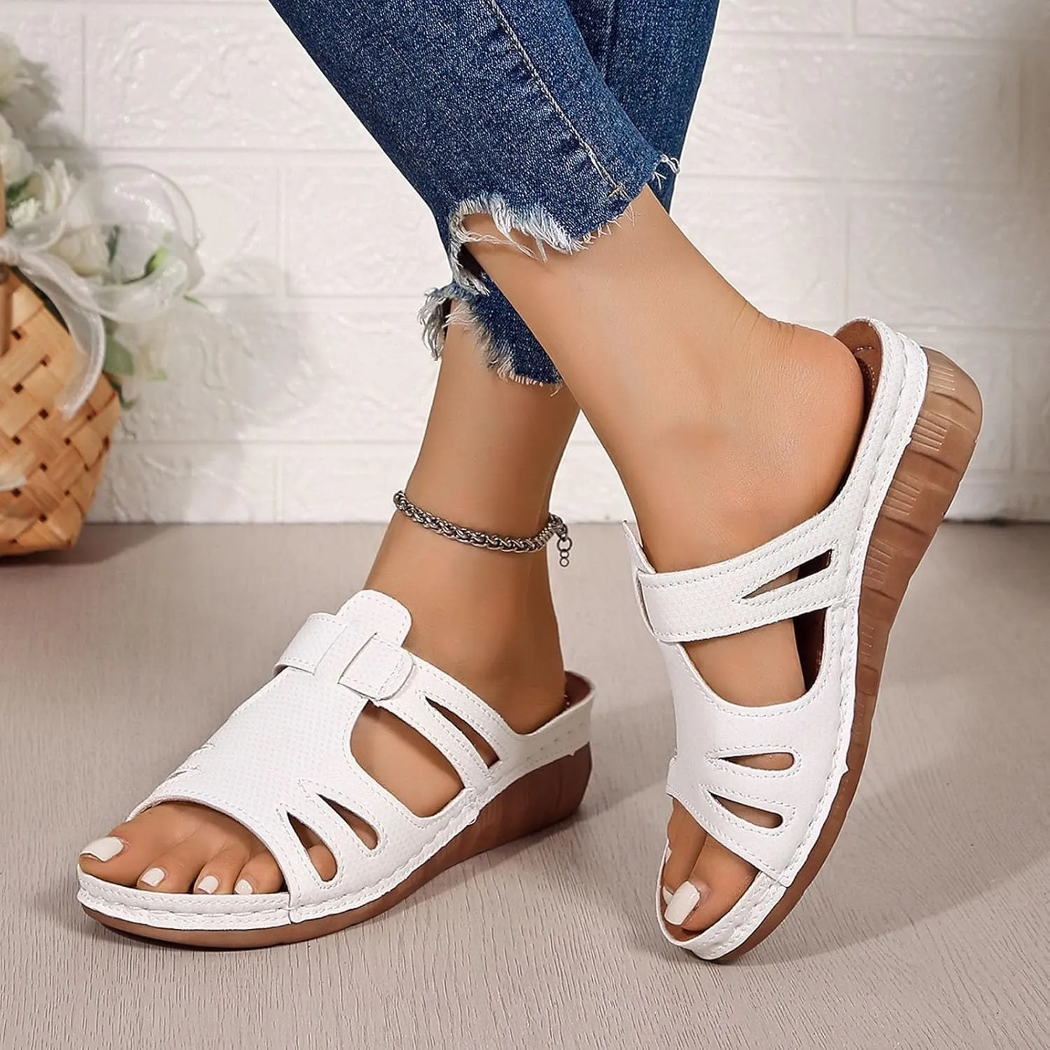 Orthopedic Sandals with Arch Support Slippers for Women 2025 Summer Open Toe Stylish Comfortable Flower Sandals Stylish Lightweight Slide On Platform Heels Beach Shoes