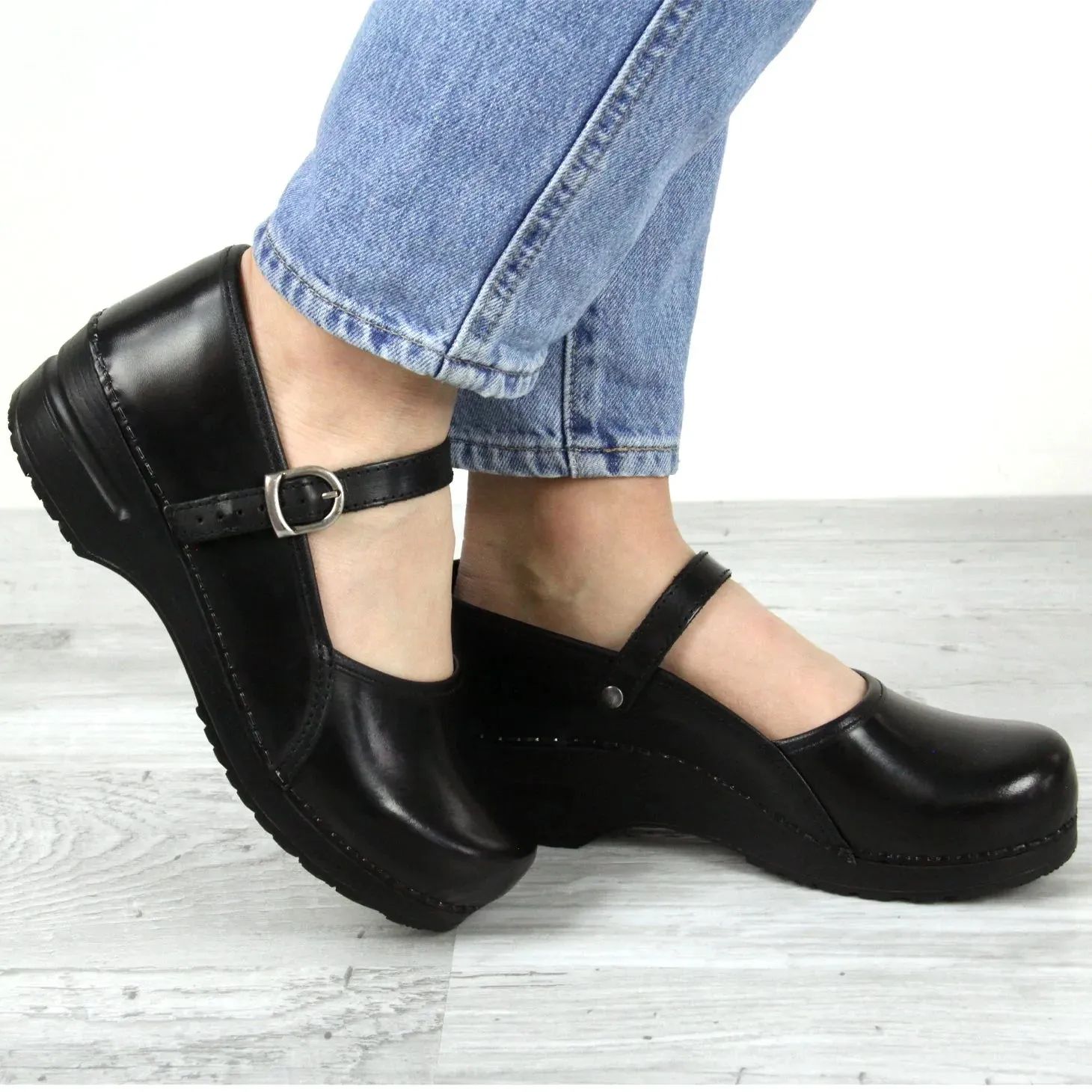 Sanita Clare Women's Black Nursing Clog