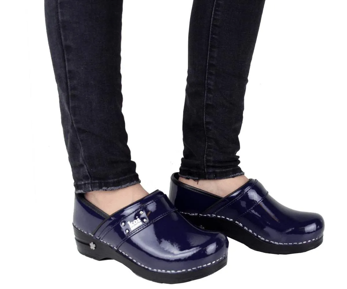 Sanita Lindsey Women's Patent Leather Nursing Clog