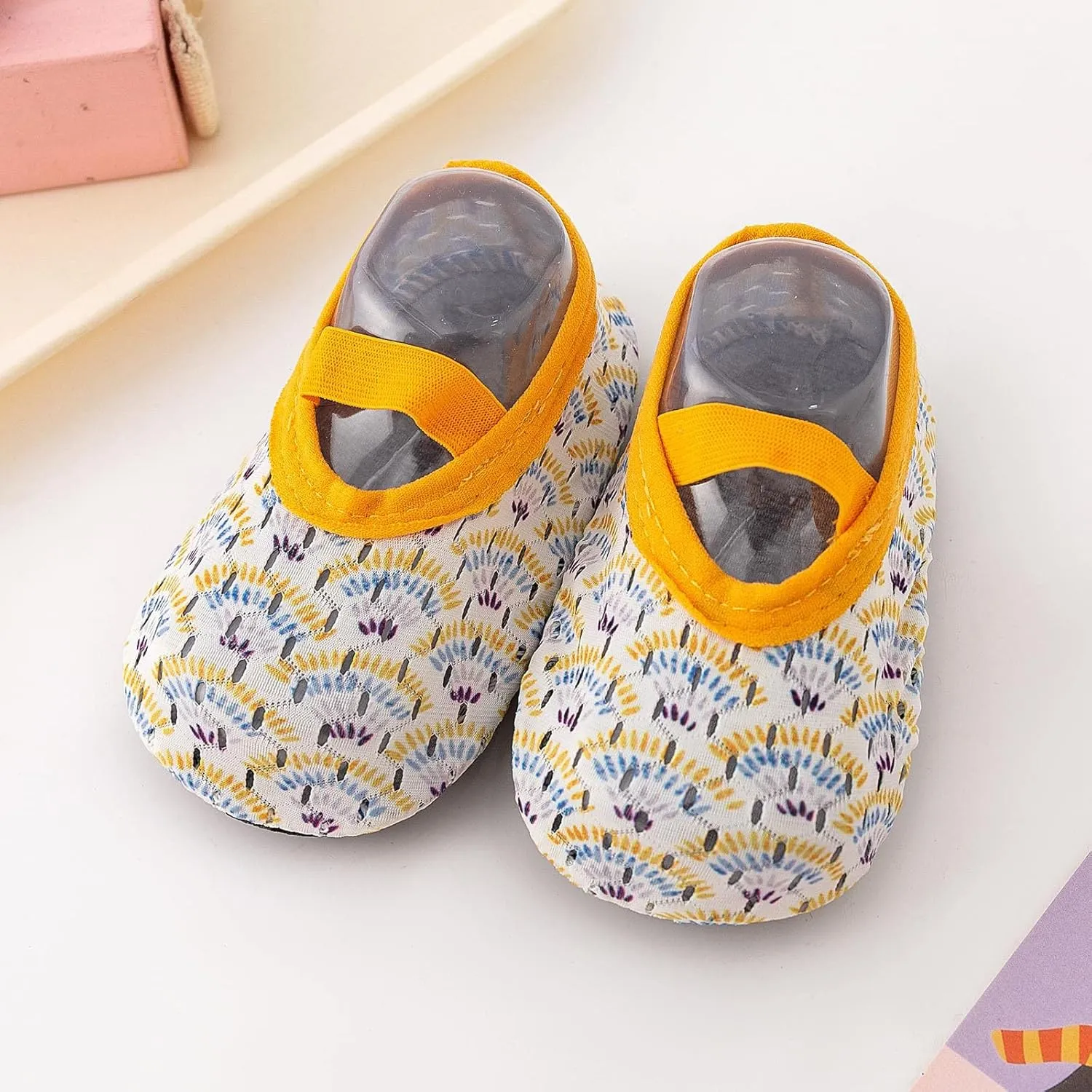 Spring and Summer Children Baby Infant Shoes Boys and Girls Flat Bottom Lightweight Slip On Hollow Breathable Elastic Band Comfortable Baby Boy Shoes 18-24 Months