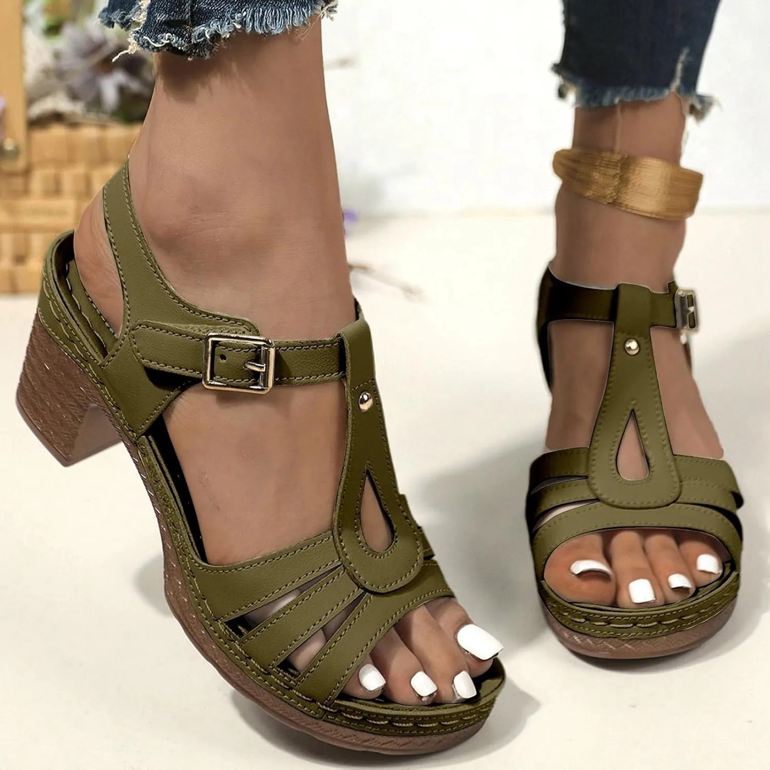 Trendy Women's Sandals With Toe Post Design Comfortable Mid Heeled Versatile Daily Wear Sandals Women Outdoor Summer