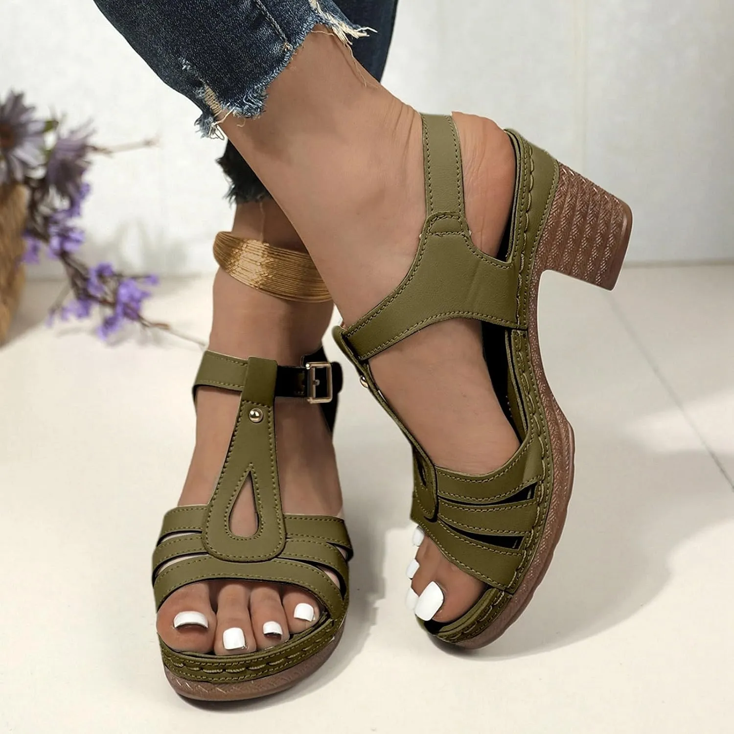 Trendy Women's Sandals With Toe Post Design Comfortable Mid Heeled Versatile Daily Wear Sandals Women Outdoor Summer