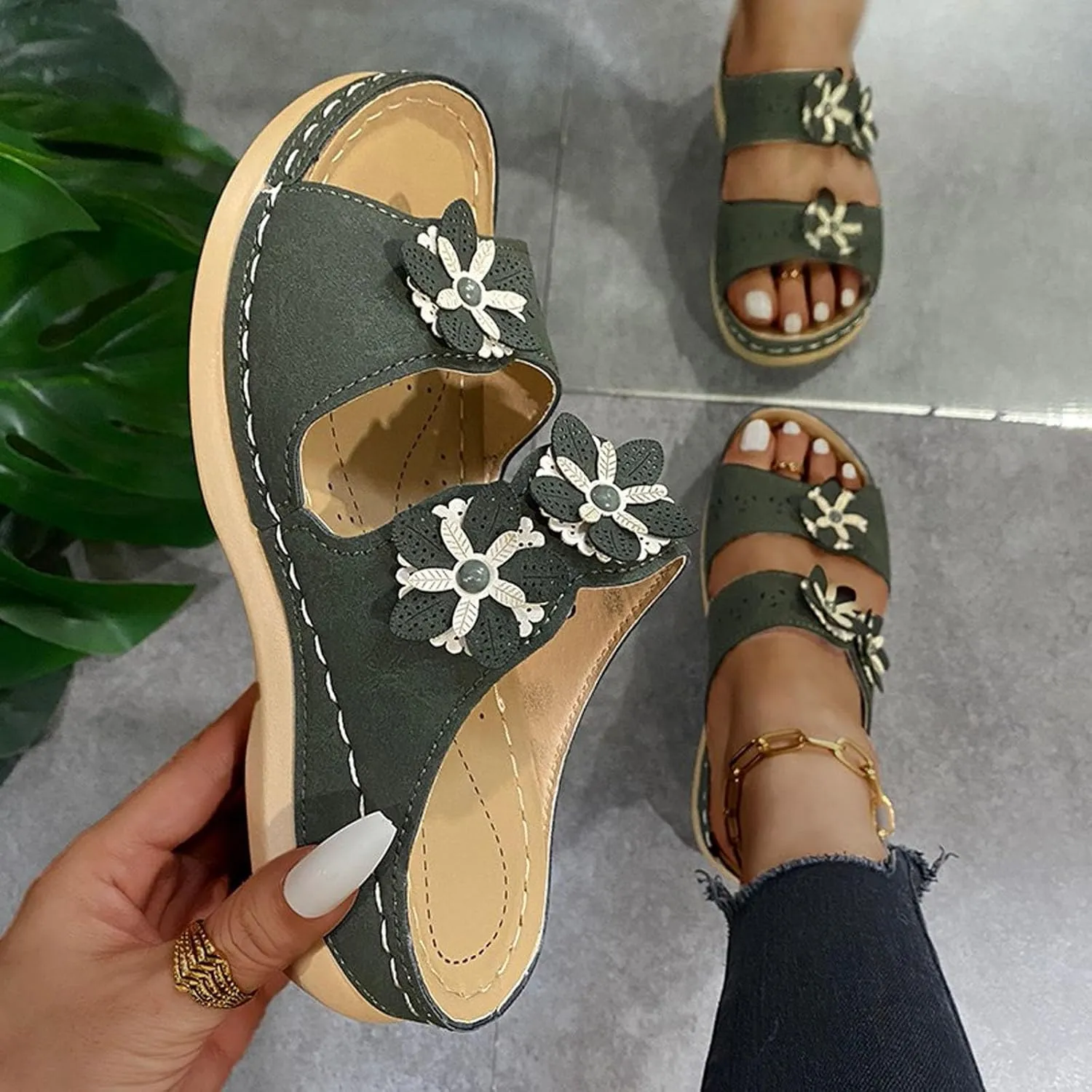 Trendy Women's Slippers Open Toe Wedge Heel Comfortable Summer Casual Footwear Fashionable Sandals for Daily Wear