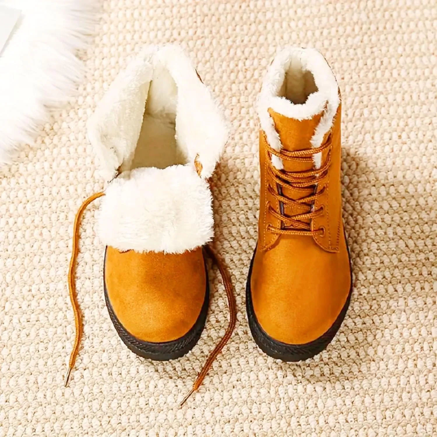 Winter Womens Boots Fur Lined Plush Warm Snow Boots Anti Slip Platform Cross Lace Trendy Velvet Boots for Women