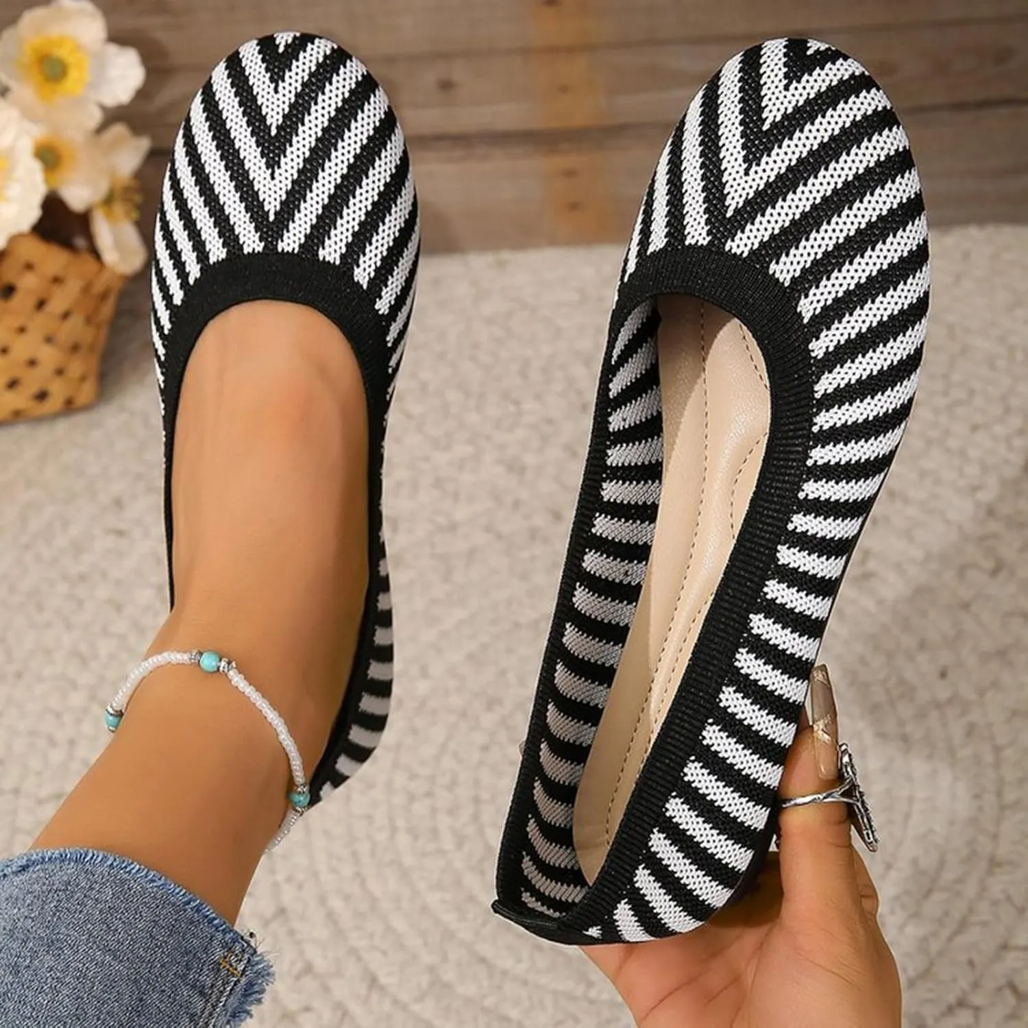 Women's Dress Flat Ballet Low Wedge Ladies Fashion Breathable Striped Knitted Mesh Flat Women's Ballet Flat Comfortable