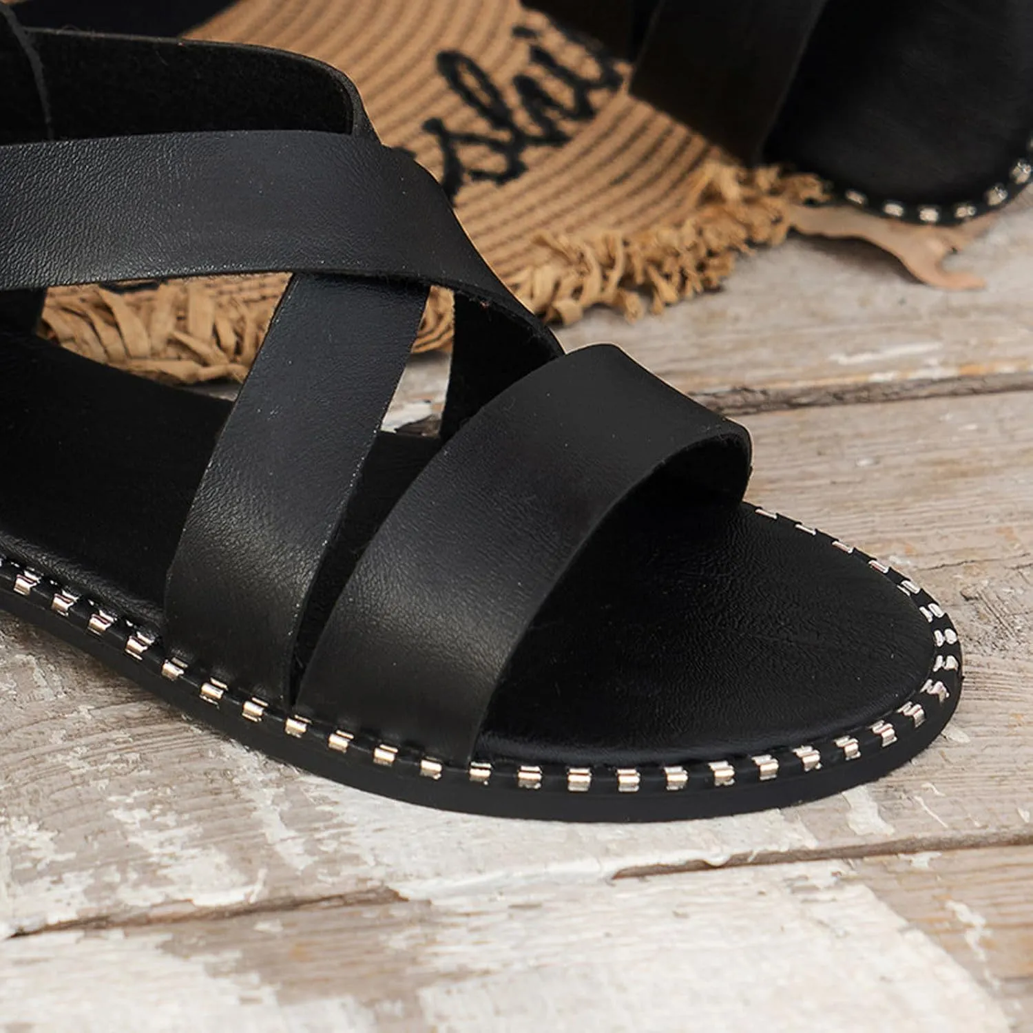 Women's Leather Strappy Solid Sandal Big Buckle Hook and Eye Flats Simple Trendy Stylish Shoe Summer Beach Sandals